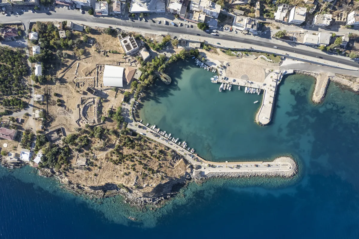 Kelenderis Antik Kenti: Aydıncık Limanının Toprak Altındaki Mirası Kalenderis Antik Kenti